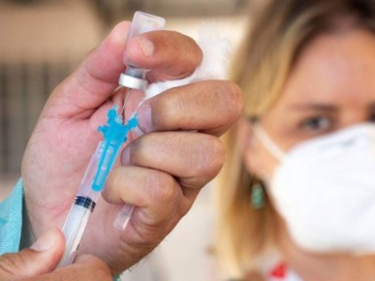 Una de cada cuatro personas no está vacunada contra COVID-19 en las Américas
