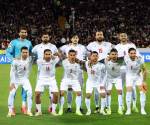 <i>Fotografía de archivo del 20 de marzo de 2025 en la que se observa a los jugadores de Irán al posar antes del partido de clasificación para la Copa Mundial de la FIFA 2026 entre Irán y Emiratos Árabes Unidos en Teherán (Irán). EFE/ABEDIN TAHERKENAREH</i>