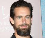 <i>Dorsey es conocido por sus emprendimientos tecnológicos, entre ellos la red social Twitter (ahora X), que fundó en 2006; la firma de pagos Square (ahora Block), en 2009; o Bluesky, una red alternativa a X, que fundó en 2019, y en cuya junta directiva trabajó hasta su salida en 2024. FOTO ARCHIVO</i>