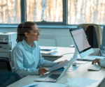 <i>A medida que las empresas incorporan herramientas de IA en áreas como Recursos Humanos, Finanzas, Marketing, Tecnología, Operaciones o Atención al Cliente, aparecen necesidades que antes simplemente no existían. Foto de iStock</i>