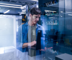<i>Para el 80 % de los encuestados, la IA ha aumentado su productividad y al menos la mitad indica que les ayuda a tomar mejores decisiones. Foto de iStock</i>