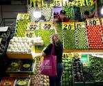 <i>Aunque el consumo disminuyó, el gasto de los hogares se mantuvo prácticamente estable, con una variación de apenas -0,1 % frente al mismo período de 2025. Foto de EFE</i>