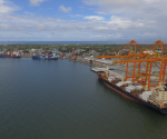 <i>El Canal de Panamá, un ente autónomo del Estado que cuenta con un capítulo constitucional, está incursionando en el sector portuario. Foto de EFE</i>