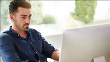 <i>Leer entre líneas no significa desconfiar de todas las ofertas laborales, sino desarrollar una mirada más crítica e informada. Foto de iStock</i>