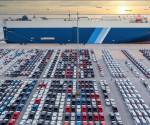 <i>En el séptimo mes del año, el superávit comercial chino se situó en unos 767.070 millones de yuanes (US$113.656 millones) Foto de EFE</i>
