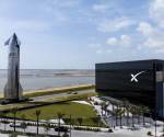 Elon Musk dijo que se cambiará el nombre de la compañía a “SpaceXSI”. Foto de cortesía