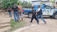 <i>La medida especiales permite el despliegue combinado de agentes policíacos y del Ejército de Guatemala, un esfuerzo conjunto que elevó la capacidad operativa y facilitó el abordaje diario de unidades del transporte público para resguardar a la población. Foto de cortesía</i>