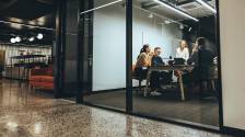 <i>La operación se enmarca en los programas de intermediación financiera del BCIE, orientados a ampliar el acceso al financiamiento mediante alianzas con instituciones financieras. Foto de jacoblund / Getty Images/iStockphoto</i>