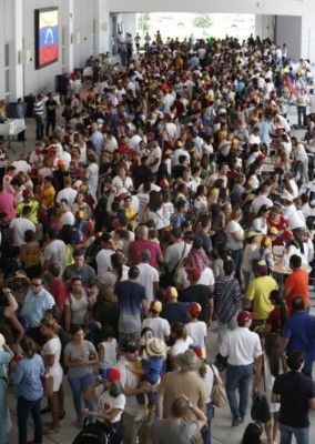 Oposición define 'ofensiva final' contra Maduro