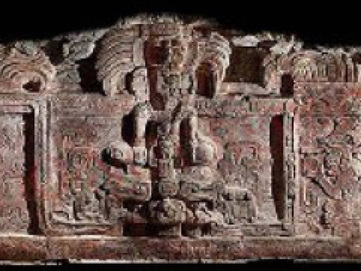 Descubren espectacular friso maya de 1.400 años en Guatemala