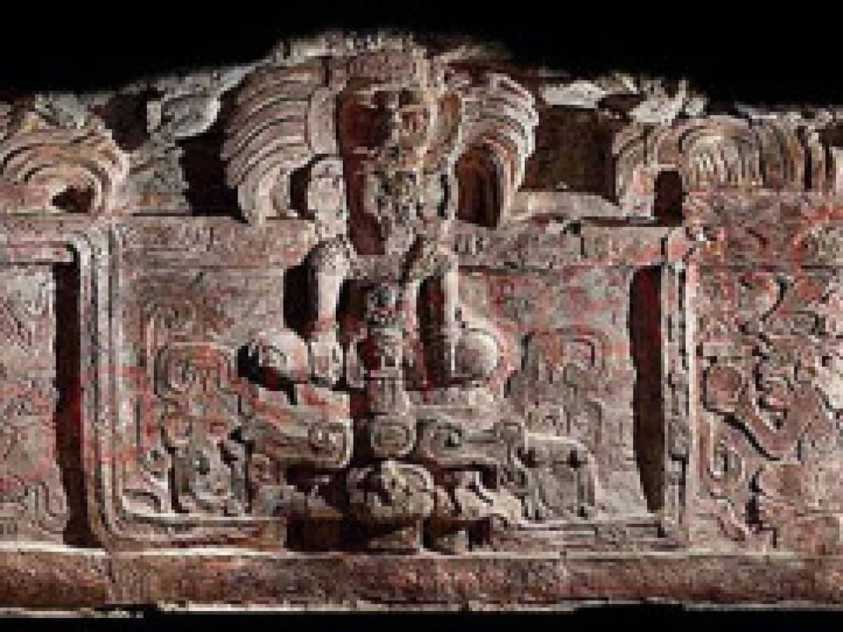 Descubren espectacular friso maya de 1.400 años en Guatemala