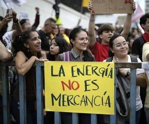 Costa Rica discute reforma del modelo eléctrico: entre modernizar y privatizar