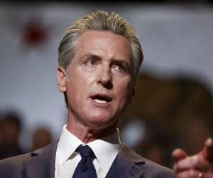 <i><b>California hará lo que puede hacer, pero la nación tiene que entrar al juego, Washington D.C. tiene que hacer su trabajo, dijo Newsom</b></i><i> (Foto: EFE)</i>