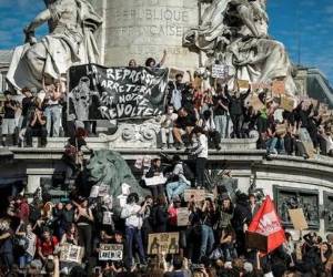 <i>Francia vive una fuerte tensión entre deuda, ajuste y demandas sociales. El mundo mira hacia allá para ver si el gobierno francés logra resolver la encrucijada. De lo contrario se endurecerá el financiamiento en toda Europa. (Foto: Agencia FP)</i>