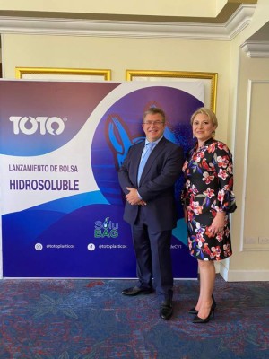 El Salvador: TOTO lanza bolsa plástica que se disuelve en el agua