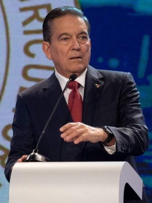Elecciones Panamá: Laurentino Cortizo, el ganadero que lidera las encuestas por la presidencia
