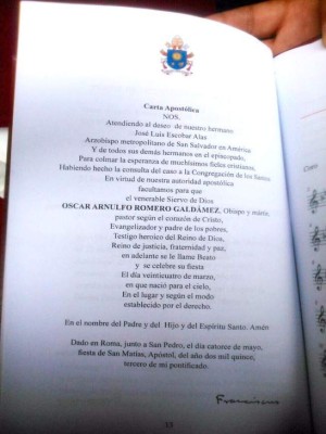 El Salvador celebra al beato Romero con un llamado a la paz