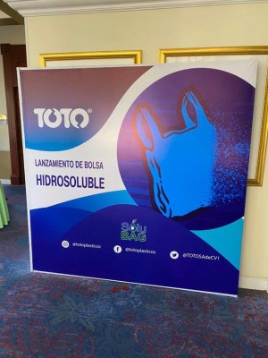 El Salvador: TOTO lanza bolsa plástica que se disuelve en el agua