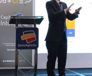 Co Juan Pablo Espinoza Bancolombia, Director de Investigaciones Financieras del Grupo Bancolombia, en conferencia en el Hotel Crown Plaza San Salvador, El Salvador, el 22 de agosto de 2018.FOTO BA/ Salvador MELENDEZ