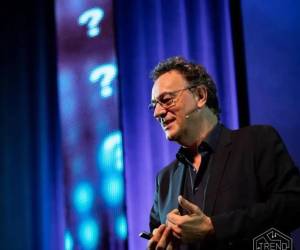 Leonhard Nació en Bonn (Alemania) en 1961, pero ahora vive en Zurich (Suiza), pero recorre el mundo dando conferencias. Es fundador de “The Futures Agency”, una red de futuristas y estrategas, se muestra optimista respecto de cómo los humanos gestionarán la tecnología. Para él, la clave está en la creatividad, la intuición y la ética. FOTO TOMADA DE /futuristgerd.com