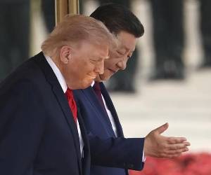 El presidente chino Xi Jinping y el presidente estadounidense Donald Trump. EFE/EPA/Maxim Shemetov / POOL