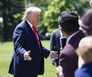 Donald Trump comenzó a accionar su herramienta de guerra económica preferida contra Europa: los aranceles, en este caso aplicados en el sector automotriz. (Foto: EFE)