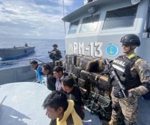 El Salvador reporta decomiso de una tonelada de cocaína en el Pacífico