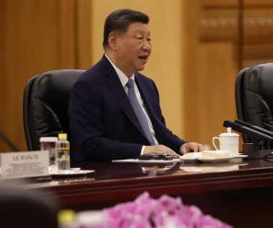 Xi pidió un alto el fuego inmediato e integral y defendió que el estrecho de Ormuz permanezca abierto al tránsito normal. (Foto: EFE)