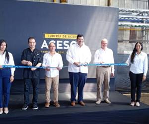 <i>Durante el acto inaugural, el viceministro de Comercio, Omar Torres de León, resaltó que esta nueva línea representa una decisión empresarial de invertir, producir y agregar valor en Panamá. Foto de cortesía</i>