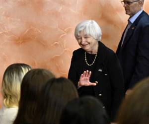 Yellen pide acción oportuna en casos pendientes de reestructuración de deuda