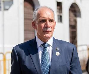 <i>Apruébenmela, yo les voy a dar respuestas. Esa ley no favorece a nadie, favorece a Honduras, subrayó Asfura. (Foto: EFE)</i>