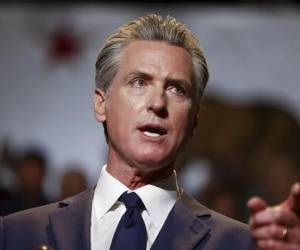 <i><b>California hará lo que puede hacer, pero la nación tiene que entrar al juego, Washington D.C. tiene que hacer su trabajo, dijo Newsom</b></i><i> (Foto: EFE)</i>