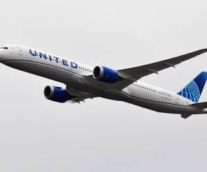 El director ejecutivo de United, <b>Scott Kirby</b>, dijo que se acercó a American para explorar una combinación, pero la aerolínea declinó públicamente. (Foto: Archivo)