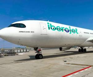 <i>La aerolínea española Iberojet abrirá una ruta directa entre El Salvador y España a partir del 13 de septiembre. Foto de cortesía</i>