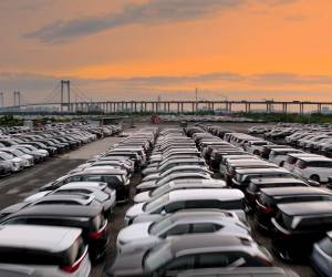 <i> La declaración propone plataformas de cooperación para cinco áreas iniciales: automóviles y vehículos eléctricos, baterías, productos químicos, semiconductores de tecnologías maduras y paneles solares. (Foto: Shutterstock)</i>