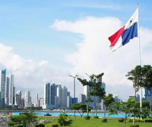 <i>Las perspectivas a mediano plazo son favorables, con un crecimiento del PIB de entre el 4 % y 5 % impulsado por la inversión relacionada con el Canal de Panamá. Foto de iStock</i>