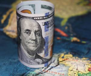 La salida de capital privado desde América Latina hacia EE.UU dejó de ser un movimiento defensivo para convertirse en una tendencia estructural del negocio global de wealth management. (Fuente: Shutterstock)