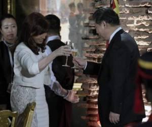 Presidentes Cristina F. de Kirchner y Xi Jinping. (Foto: AFP)