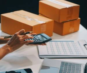 <i>Las pymes siguen siendo el motor económico de Panamá: representan el 97% del tejido empresarial, generan el 57% del empleo y aportan el 17% del PIB. Su sostenibilidad y capacidad de adaptación son fundamentales para el dinamismo económico nacional. FOTO CORTESÍA / E&amp;N</i>