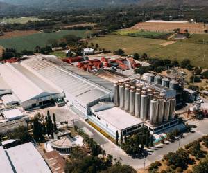 Ambev Guatemala entiende la sostenibilidad como un habilitador del crecimiento y una herramienta para fortalecerla confianza de sus grupos de interés.