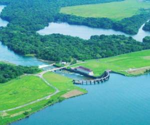 El tercer juego de esclusas permitirá la reutilización del 70% del agua, pero el 30% que no se reciclará duplica el desperdicio que producen las actuales esclusas. (Foto: Archivo).