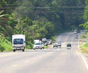 En esa ruta está el aeropuerto internacional Juan Santamaría y por la misma se calcula que circulan unos 84.000 automóviles diarios. (Foto: prensalibre.cr).