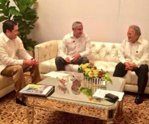 Presidentes Juan Orlando Hernández, Otto Pérez y Salvador Sánchez Cerén. (Foto: La Prensa-HN)