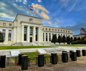 La Fed se apresta a retomar alzas de tasas