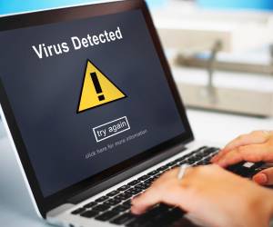 <i>Las campañas públicas incluyen el uso de sitios web comprometidos, anuncios en buscadores, documentos falsos, correos dirigidos, archivos SVG y ClickFix mediante falsos CAPTCHA. Foto de iStock</i>