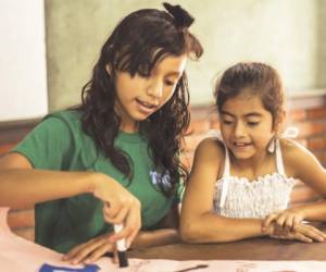 Becas Tutoría es un programa del grupo, que busca reducir los índices de reprobación escolar.