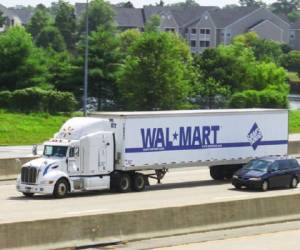 Enfrentándose a Amazon, Walmart ha demostrado que quiere avanzar en el comercio en línea, un modelo de negocio prioritario para la marca, igual que las tiendas de proximidad. (Foto: Archivo).