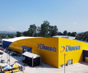 La nueva tienda de Diunsa es un proyecto que consta de aproximadamente 21 mil metros cuadrados de construcción y estacionamiento con capacidad para 240 vehículos.
