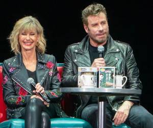 Olivia Newton-John y John Travolta acturon juntos en la cinta “Grease”.