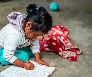 HogaRES, iniciativa que busca sustituir pisos de tierra por concreto, ha transformado positivamente la vida de miles de familias.